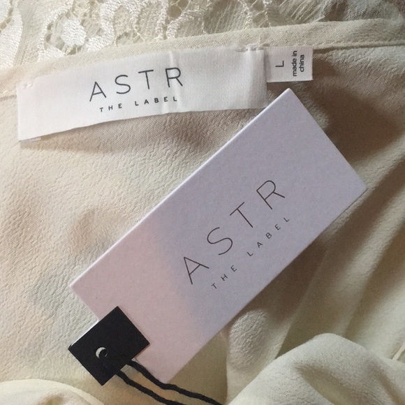 *NWT* Beautiful ASTR Ivory Lace Blouse - Picture 5 of 6